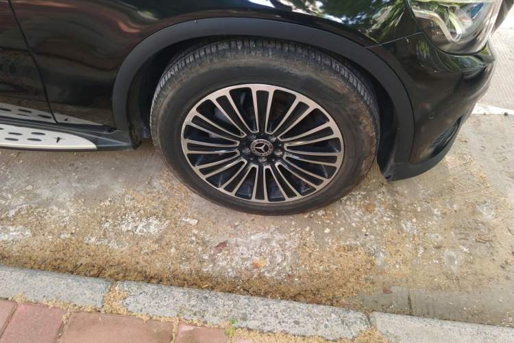 Used Mercedes-Benz GLC 2018 GLC 200 4MATIC Right Front Wheel Hub