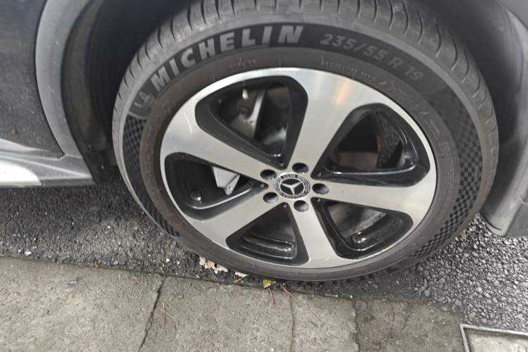 Used Mercedes-Benz GLC 2018 GLC 260 4MATIC Luxury Model Right Front Wheel Hub