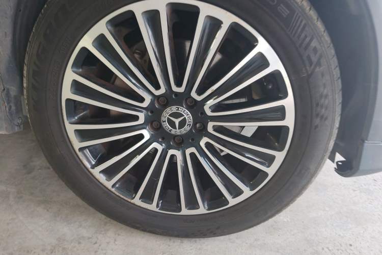 Used Mercedes-Benz GLC 2018 GLC 200 4MATIC Right Front Wheel Hub