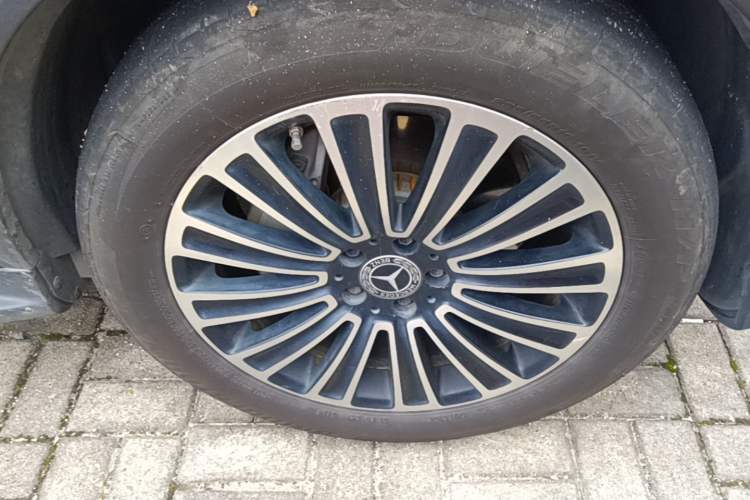 Used Mercedes-Benz GLC 2018 Facelifted GLC 260 4MATIC Dynamic Edition Right Front Wheel Hub