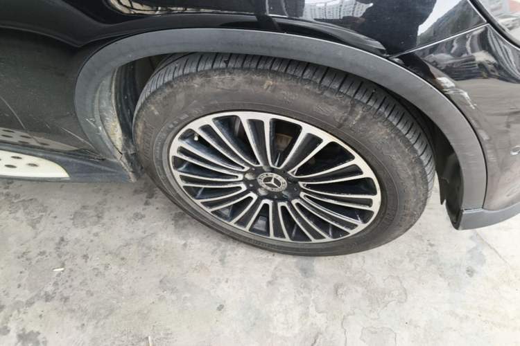 Used Mercedes-Benz GLC 2018 GLC 200 4MATIC Right Front Wheel Hub