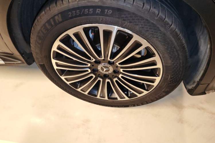 Used Mercedes-Benz GLC 2018 GLC 260 4MATIC Dynamic Edition Right Front Wheel Hub
