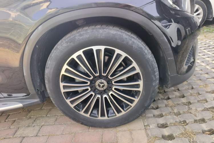 Used Mercedes-Benz GLC 2018 Facelift GLC 200 4MATIC Right Front Wheel Hub