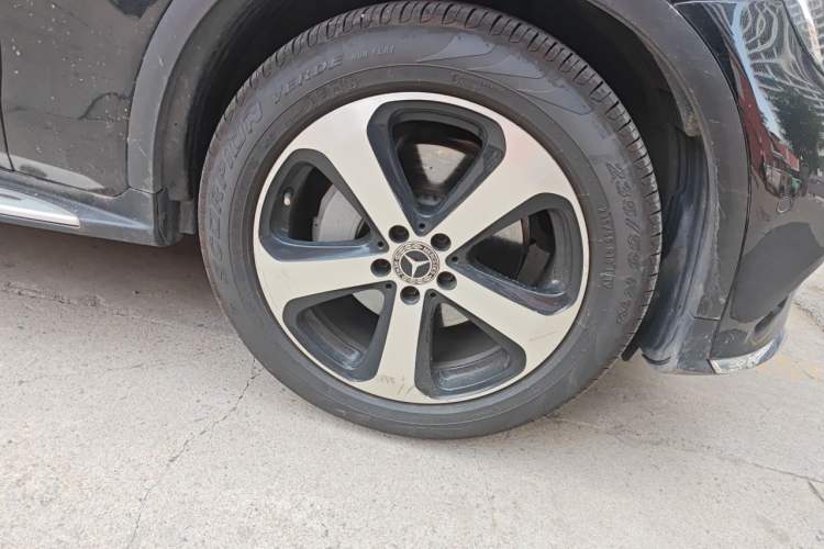Used Mercedes-Benz GLC 2018 Facelift GLC 260 4MATIC Luxury Edition Right Front Wheel Hub