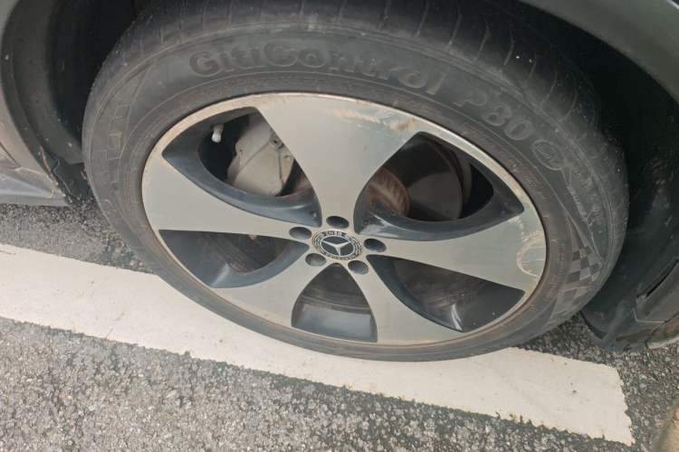 Used Mercedes-Benz GLC 2018 Refreshed GLC 300 4MATIC Dynamic Edition Right Front Wheel Hub