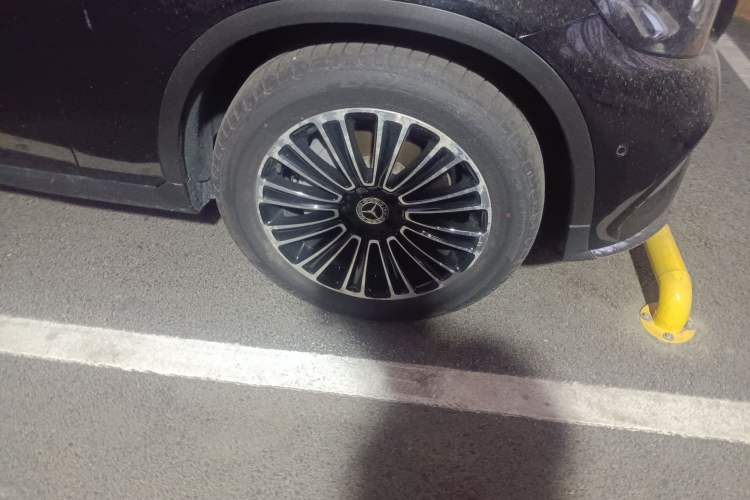Used Mercedes-Benz GLC 2018 GLC 260 4MATIC Dynamic Edition Right Front Wheel Hub
