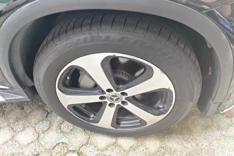 Used Mercedes-Benz GLC 2018 Facelift GLC 260 4MATIC Luxury Edition Right Front Wheel Hub