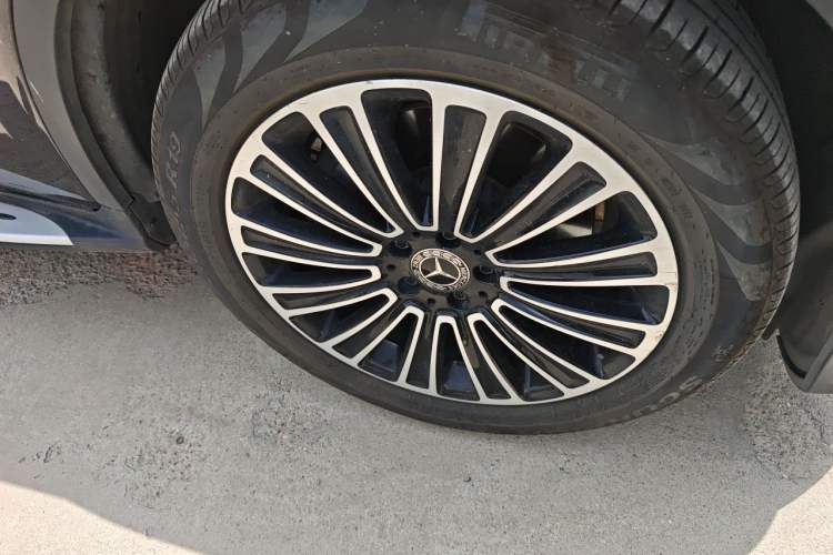 Used Mercedes-Benz GLC 2018 Facelifted GLC 260 4MATIC Dynamic Edition Right Front Wheel Hub