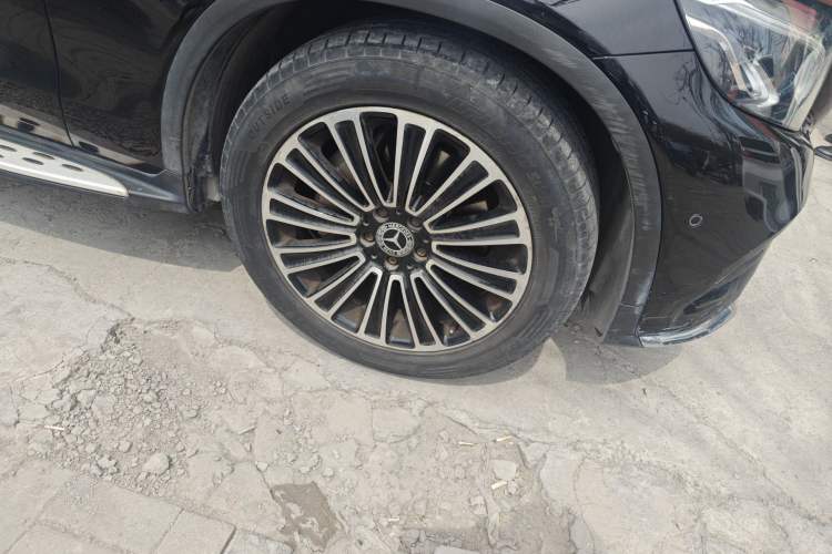 Used Mercedes-Benz GLC 2018 GLC 260 4MATIC Luxury Model Right Front Wheel Hub