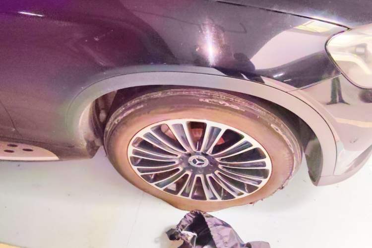 Used Mercedes-Benz GLC 2018 GLC 200 4MATIC Right Front Wheel Hub