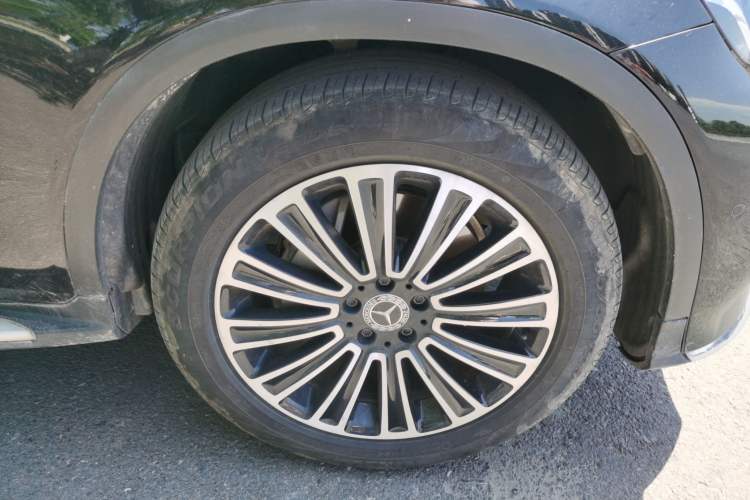 Used Mercedes-Benz GLC 2018 GLC 260 4MATIC Dynamic Edition Right Front Wheel Hub