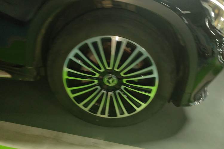 Used Mercedes-Benz GLC 2018 GLC 260 4MATIC Dynamic Edition Right Front Wheel Hub