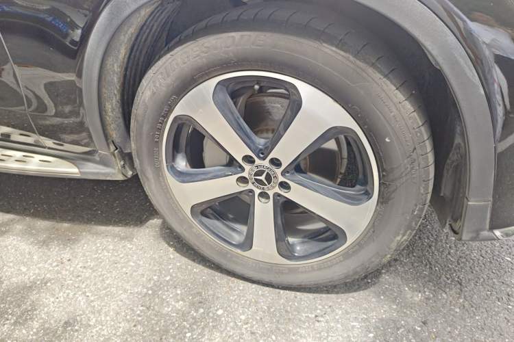 Used Mercedes-Benz GLC 2018 Facelifted GLC 260 4MATIC Dynamic Edition Right Front Wheel Hub