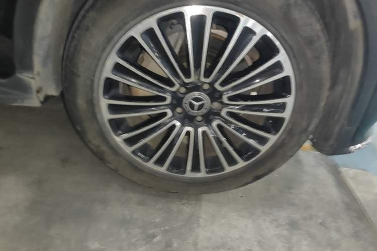 Used Mercedes-Benz GLC 2018 Facelifted GLC 260 4MATIC Dynamic Edition Right Front Wheel Hub