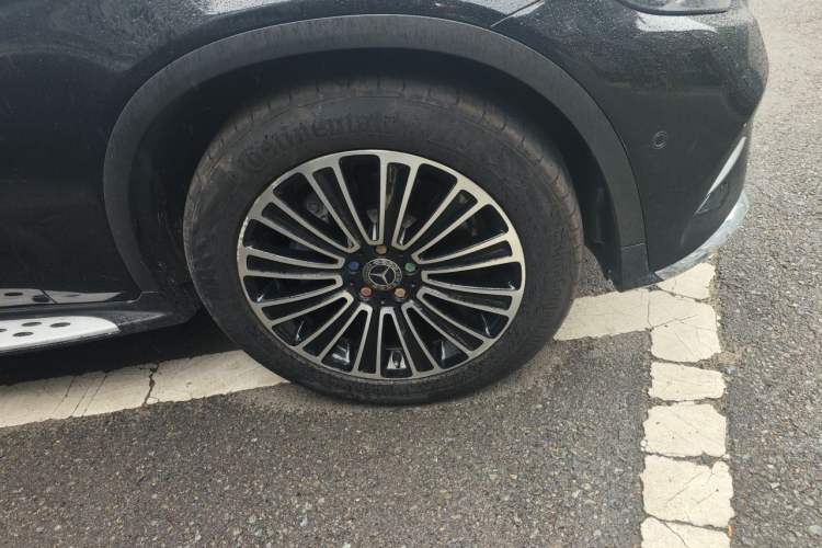 Used Mercedes-Benz GLC 2018 Facelifted GLC 260 4MATIC Dynamic Edition Right Front Wheel Hub