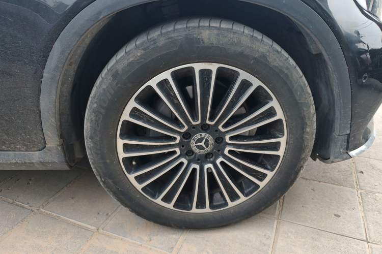 Used Mercedes-Benz GLC 2018 Facelifted GLC 260 4MATIC Dynamic Edition Right Front Wheel Hub