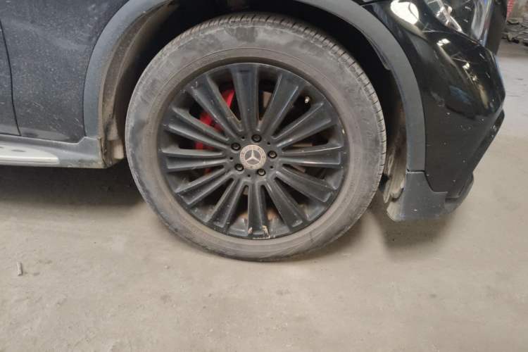 Used Mercedes-Benz GLC 2018 Facelift GLC 200 4MATIC Right Front Wheel Hub