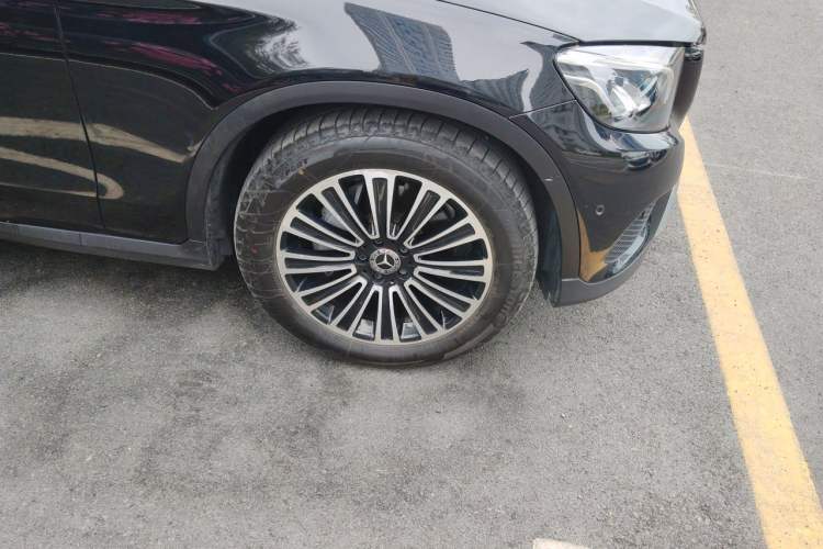 Used Mercedes-Benz GLC 2018 Facelift GLC 200 4MATIC Right Front Wheel Hub
