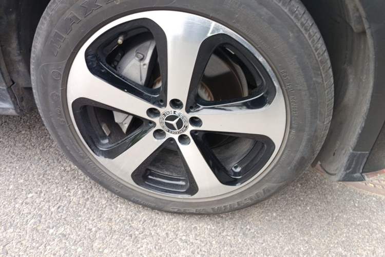 Used Mercedes-Benz GLC 2018 GLC 260 4MATIC Luxury Model Right Front Wheel Hub