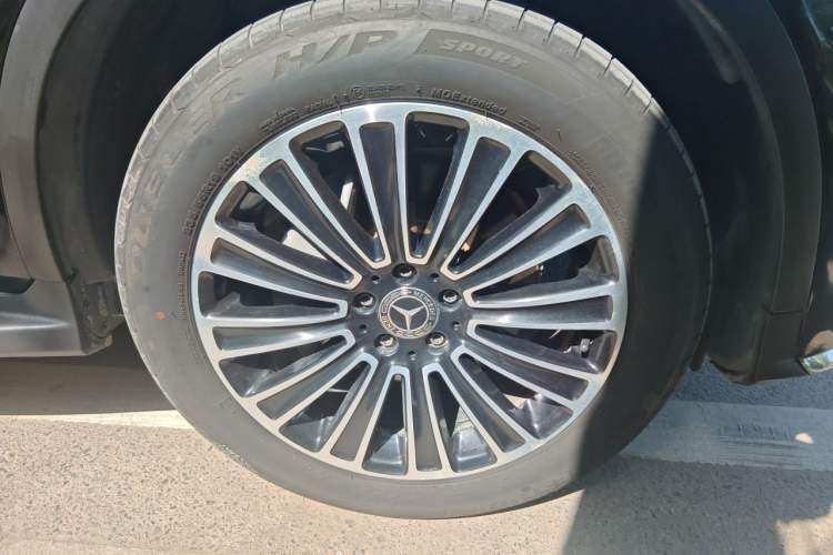 Used Mercedes-Benz GLC 2018 GLC 260 4MATIC Dynamic Edition Right Front Wheel Hub