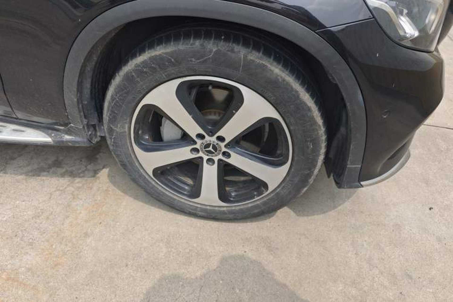 Used Mercedes-Benz GLC 2018 GLC 260 4MATIC Luxury Model Right Front Wheel Hub