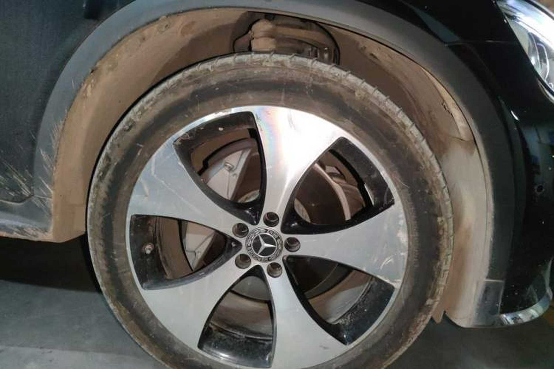 Used Mercedes-Benz GLC 2018 Refreshed GLC 300 4MATIC Dynamic Edition Right Front Wheel Hub