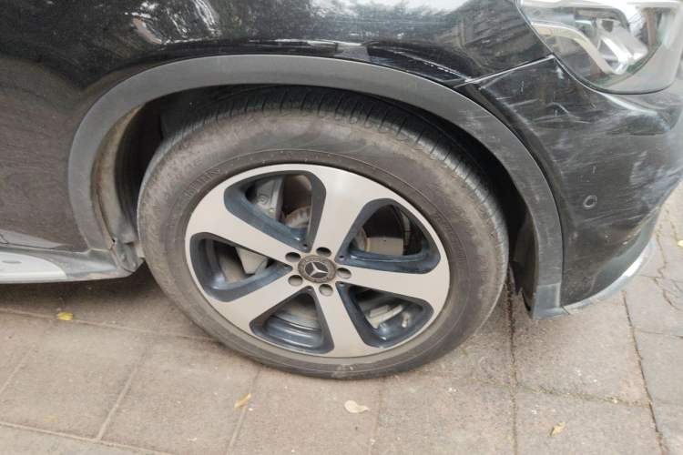 Used Mercedes-Benz GLC 2018 Facelift GLC 260 4MATIC Luxury Edition Right Front Wheel Hub