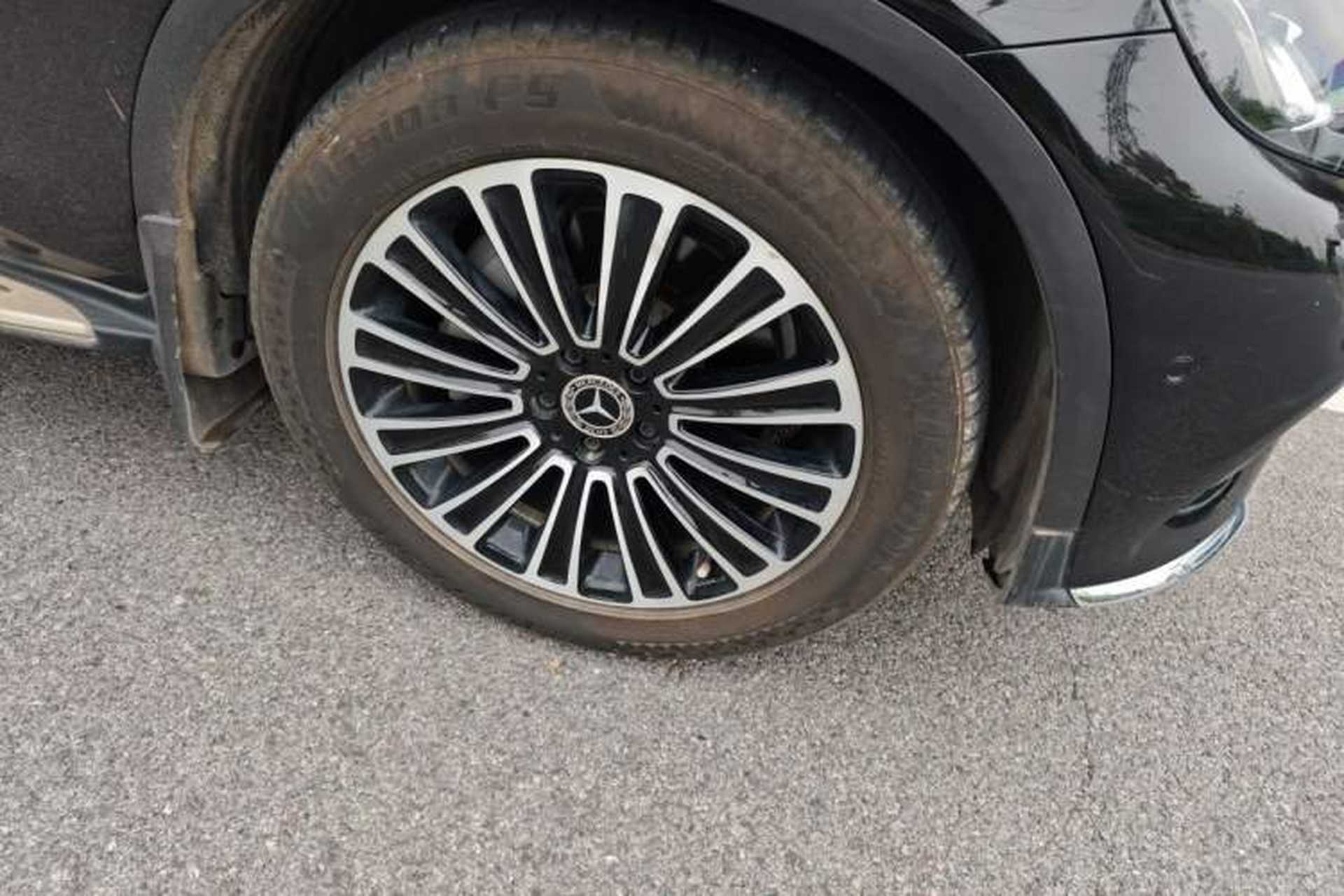 Used Mercedes-Benz GLC 2018 GLC 260 4MATIC Dynamic Edition Right Front Wheel Hub