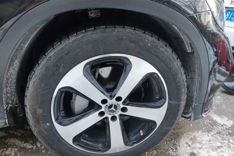 Used Mercedes-Benz GLC 2018 GLC 260 4MATIC Luxury Model Right Front Wheel Hub
