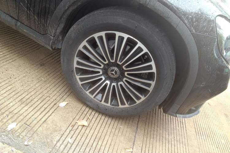 Used Mercedes-Benz GLC 2018 Facelifted GLC 260 4MATIC Dynamic Edition Right Front Wheel Hub