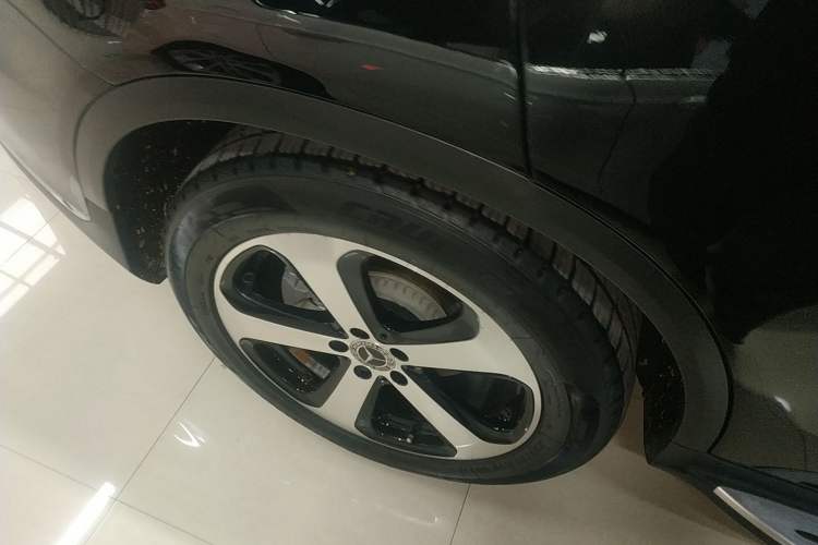 Used Mercedes-Benz GLC 2018 GLC 260 4MATIC Luxury Model Right Rear Wheel Hub