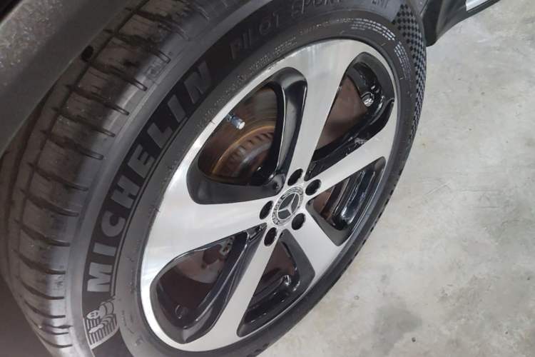Used Mercedes-Benz GLC 2018 Facelift GLC 260 4MATIC Luxury Edition Right Rear Wheel Hub