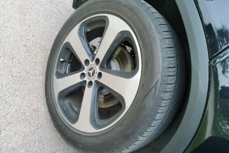 Used Mercedes-Benz GLC 2018 GLC 260 4MATIC Luxury Model Right Rear Wheel Hub