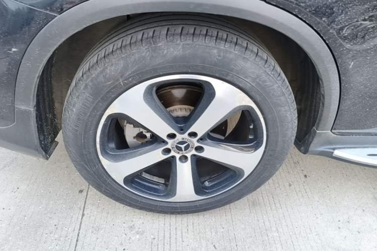 Used Mercedes-Benz GLC 2018 Facelift GLC 260 4MATIC Luxury Edition Right Rear Wheel Hub