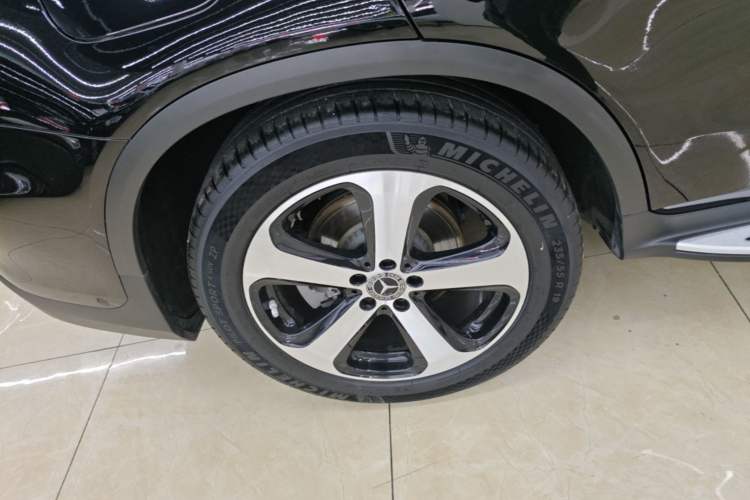 Used Mercedes-Benz GLC 2018 Facelift GLC 260 4MATIC Luxury Edition Right Rear Wheel Hub