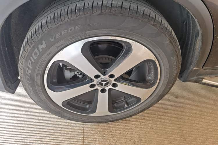 Used Mercedes-Benz GLC 2018 Facelift GLC 260 4MATIC Luxury Edition Right Rear Wheel Hub
