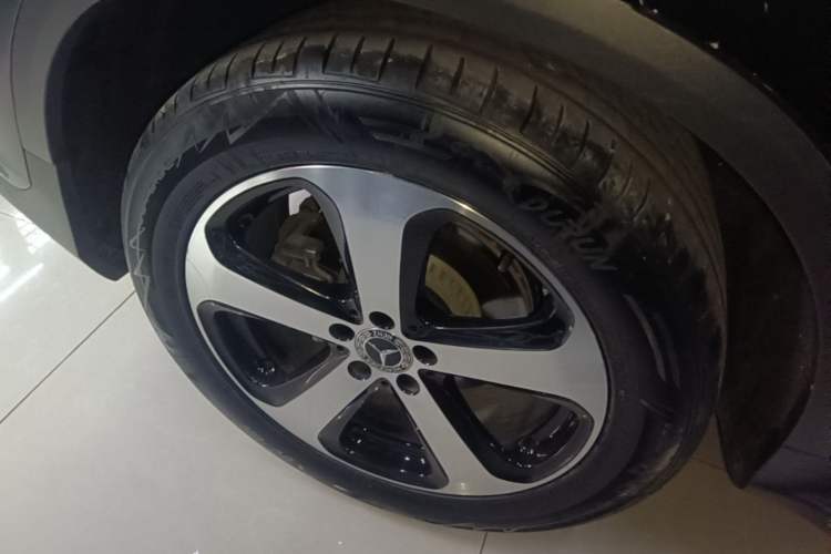 Used Mercedes-Benz GLC 2018 Facelift GLC 260 4MATIC Luxury Edition Right Rear Wheel Hub