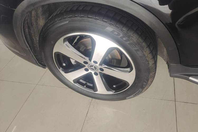 Used Mercedes-Benz GLC 2018 Facelift GLC 260 4MATIC Luxury Edition Right Rear Wheel Hub