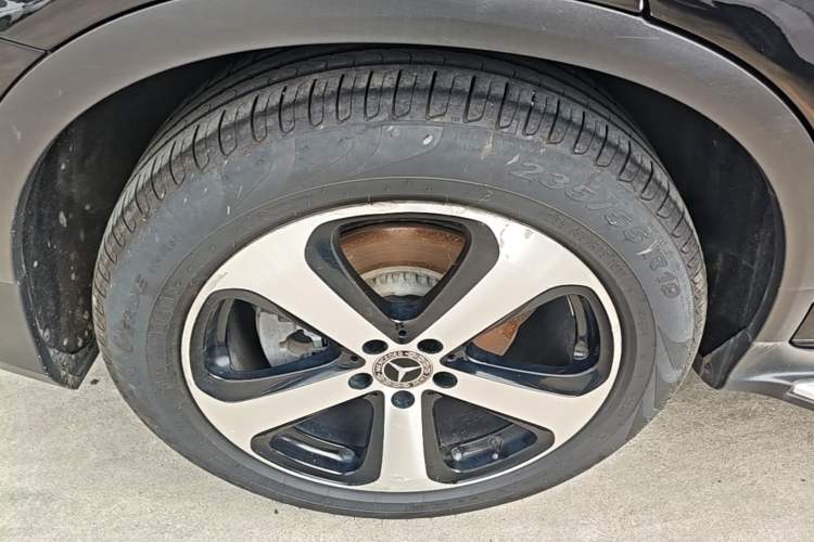 Used Mercedes-Benz GLC 2018 Facelift GLC 260 4MATIC Luxury Edition Right Rear Wheel Hub