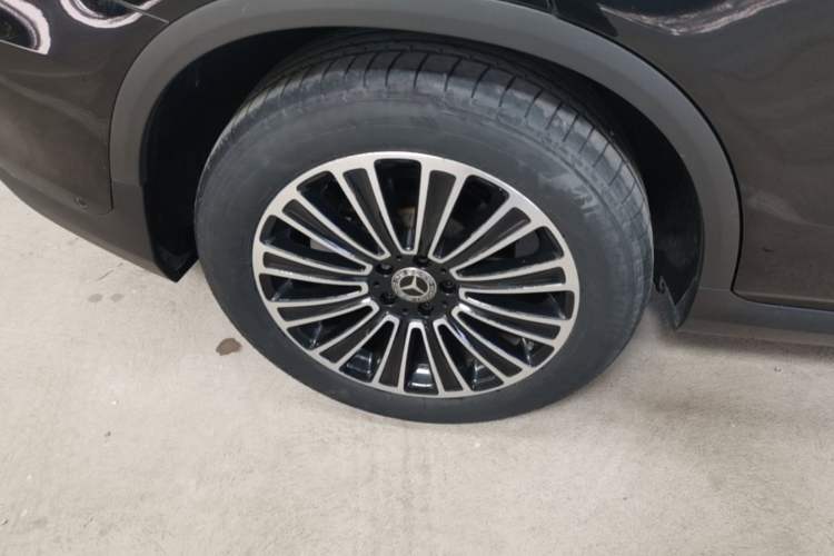 Used Mercedes-Benz GLC 2018 Facelifted GLC 260 4MATIC Dynamic Edition Right Rear Wheel Hub