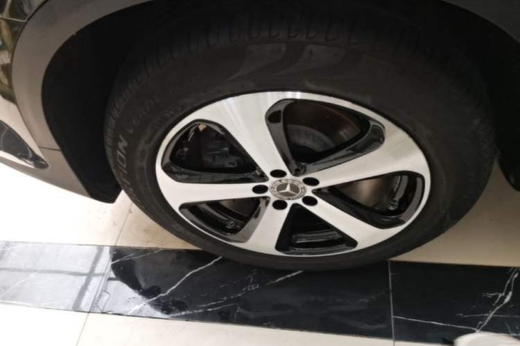 Used Mercedes-Benz GLC 2018 Facelift GLC 260 4MATIC Luxury Edition Right Rear Wheel Hub