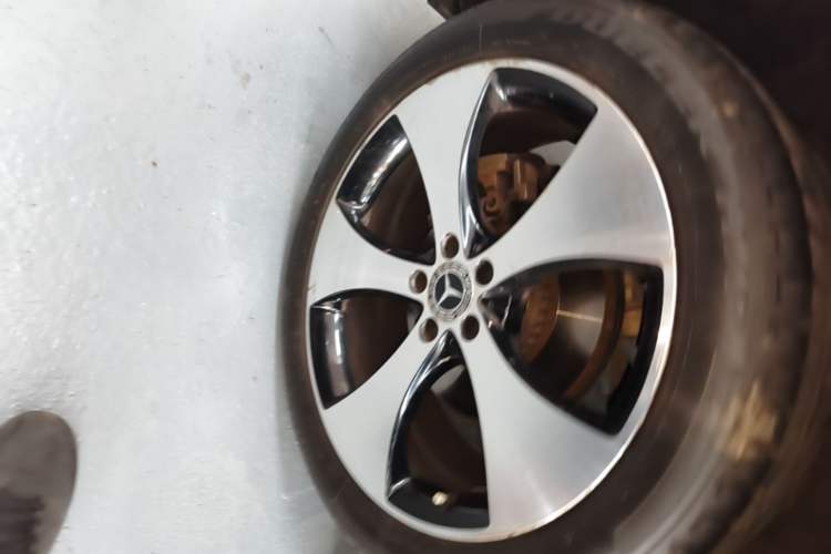Used Mercedes-Benz GLC 2018 GLC 300 4MATIC Sport Edition Right Rear Wheel Hub
