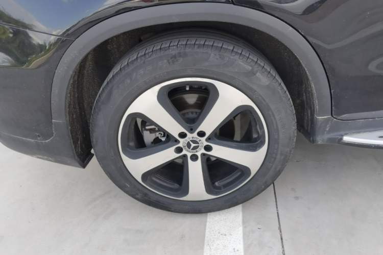 Used Mercedes-Benz GLC 2018 Facelift GLC 260 4MATIC Luxury Edition Right Rear Wheel Hub