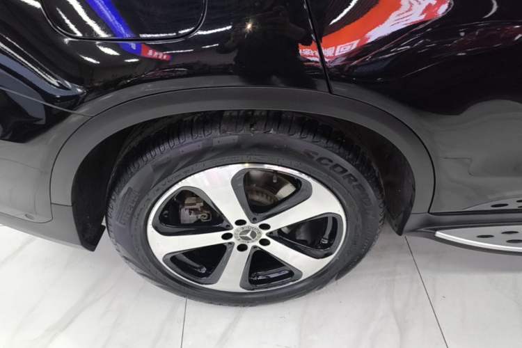 Used Mercedes-Benz GLC 2018 Facelift GLC 260 4MATIC Luxury Edition Right Rear Wheel Hub