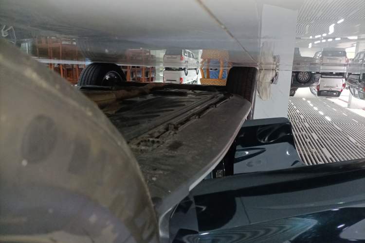 Used Mercedes-Benz GLC 2018 GLC 260 4MATIC Dynamic Edition Right Side Sill