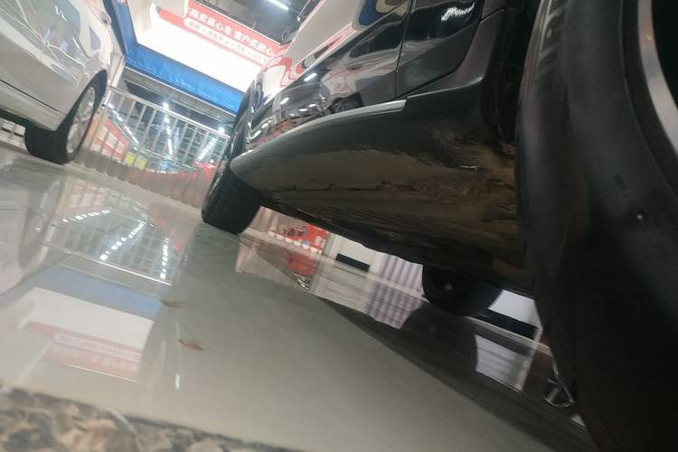 Used Mercedes-Benz GLC 2018 GLC 260 4MATIC Luxury Model Right Side Sill