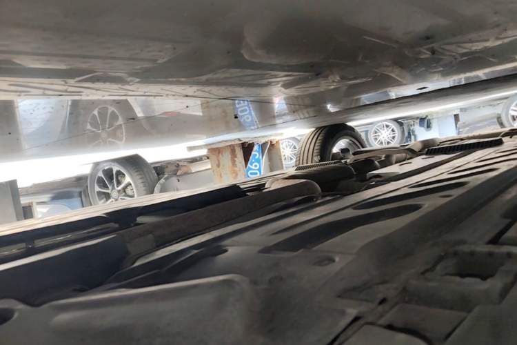 Used Mercedes-Benz GLC 2018 Facelift GLC 260 4MATIC Luxury Edition Right Side Sill