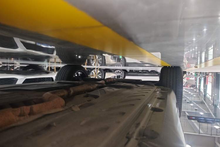 Used Mercedes-Benz GLC 2018 GLC 260 4MATIC Dynamic Edition Right Side Sill