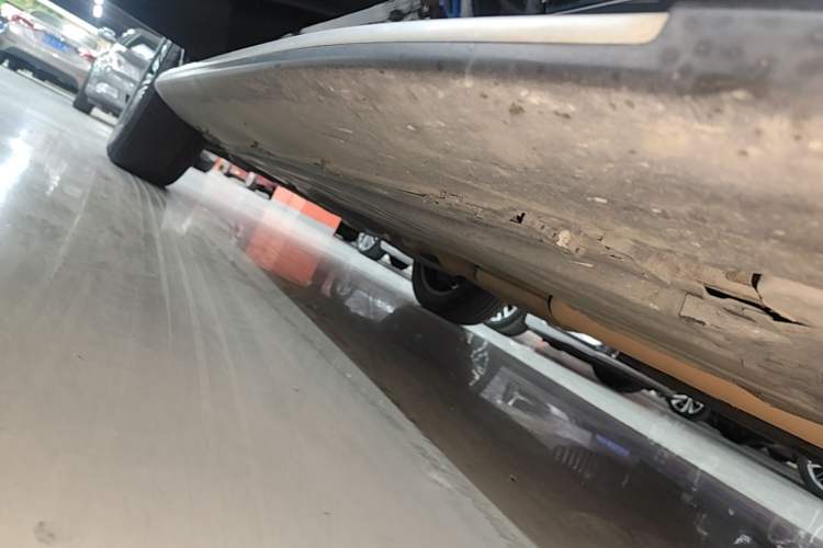 Used Mercedes-Benz GLC 2018 GLC 260 4MATIC Dynamic Edition Right Side Sill