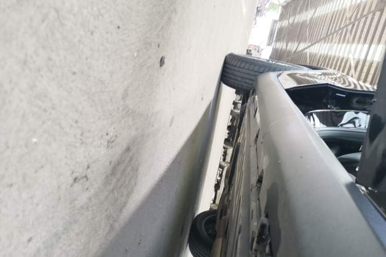 Used Mercedes-Benz GLC 2018 Facelifted GLC 260 4MATIC Dynamic Edition Right Side Sill